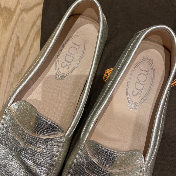 TODS Loafers - Picture 2 of 6